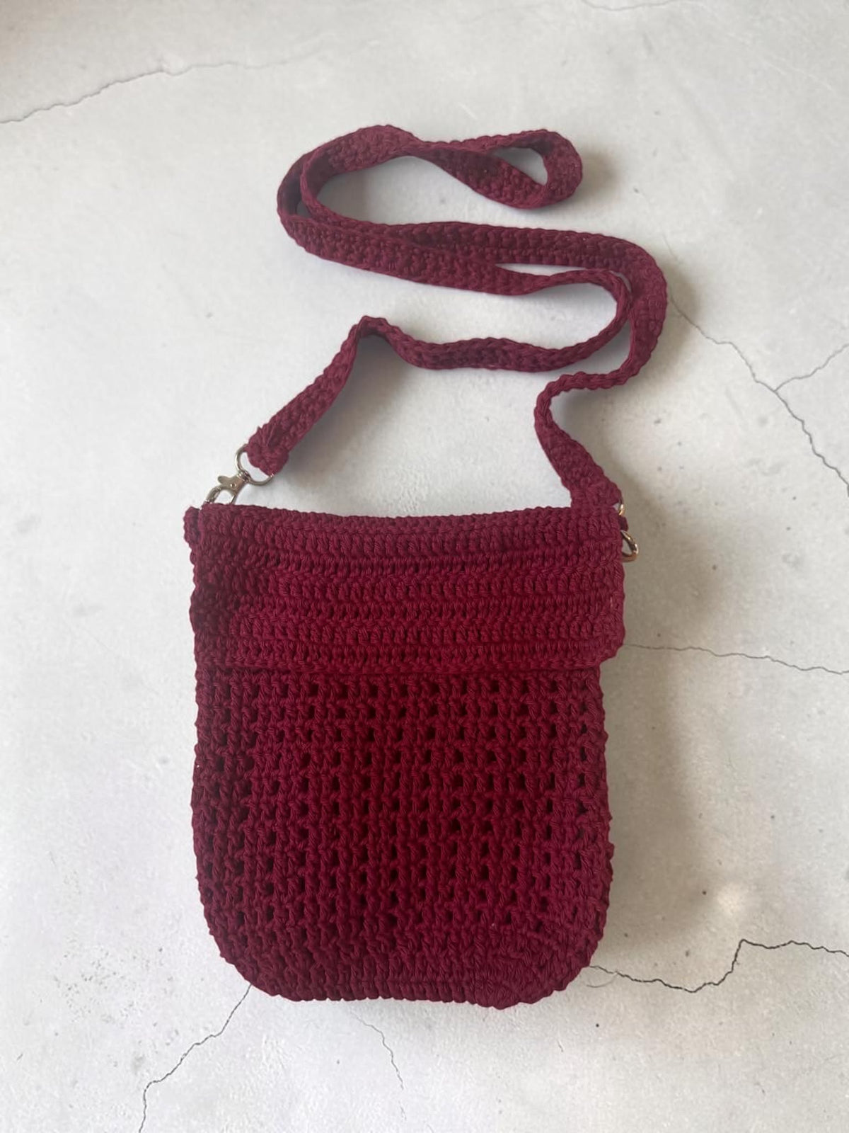Handmade Burgundy Crochet Crossbody Purse – Textured Flap Handbag