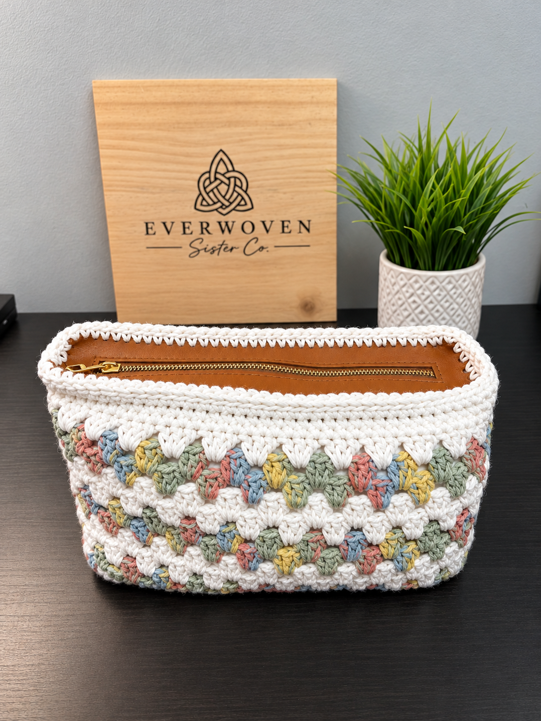 Crochet Zipper Pouch with Liner